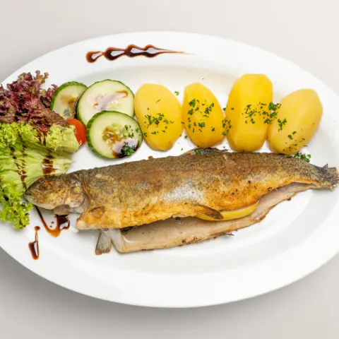 Gebratene Forelle mit Salzkartoffeln