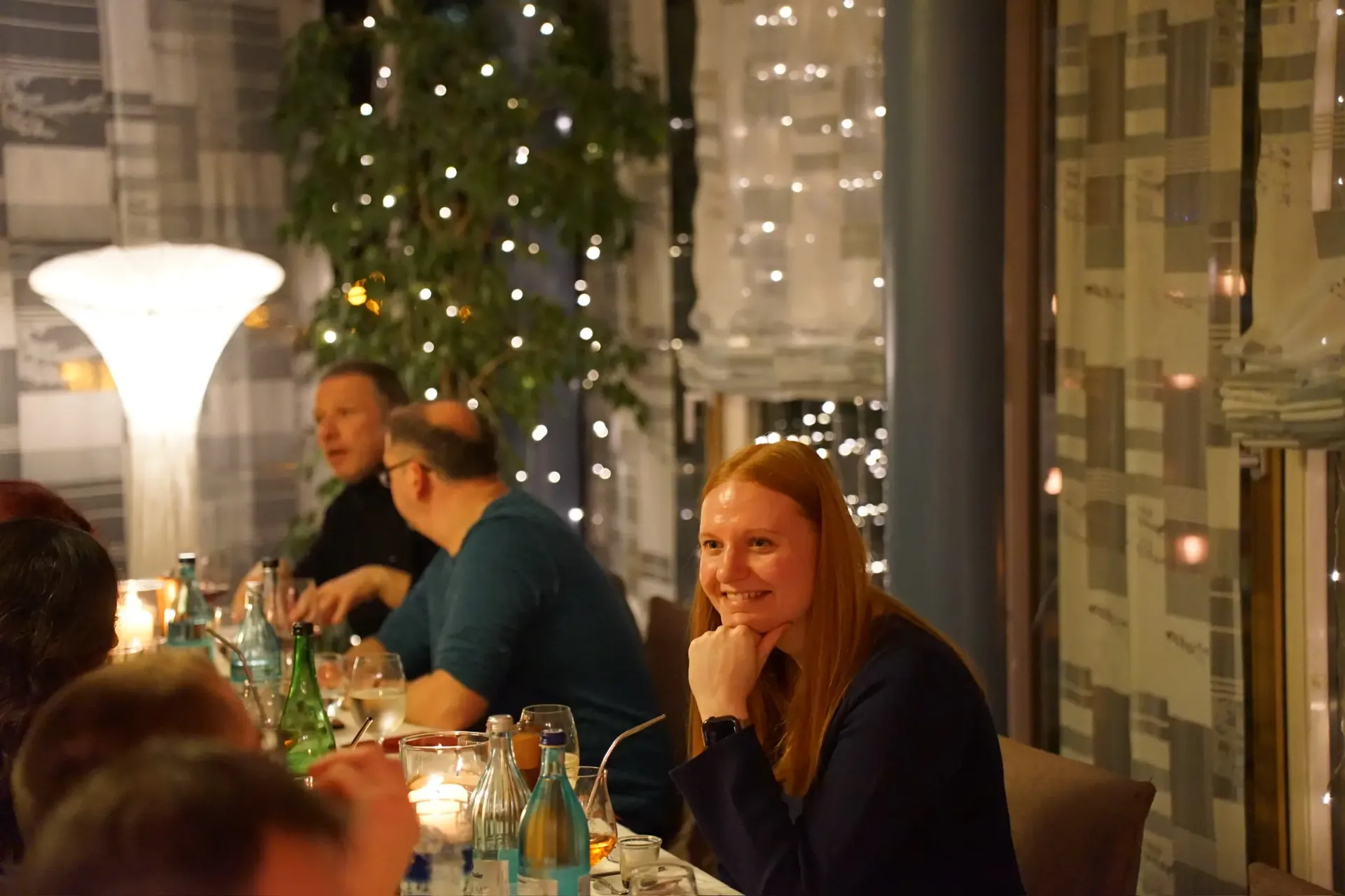 Unser Team bei der Weihnachtsfeier - gemütliche Atmosphäre